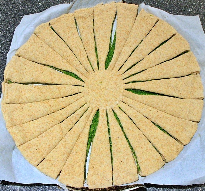 Arugula pesto bread pinwheel cut