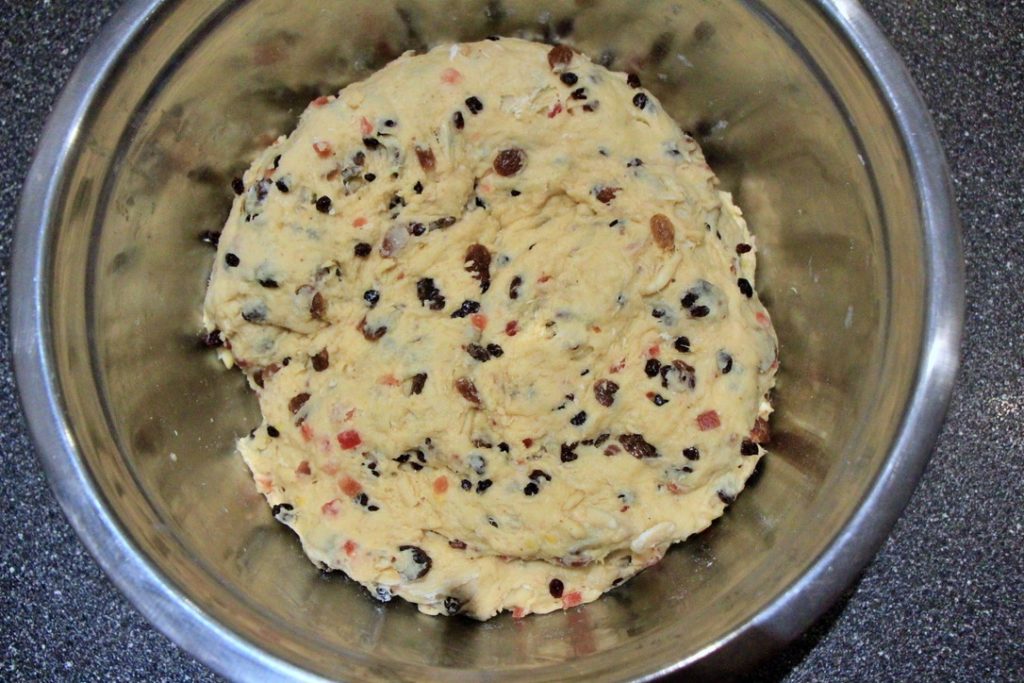 Dough with fruits and nuts
