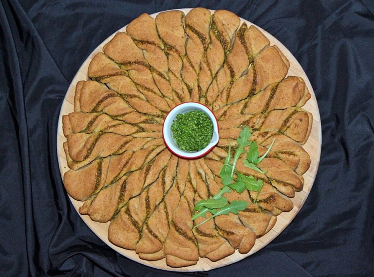 Flavourful Arugula Pesto Bread Pinwheel
