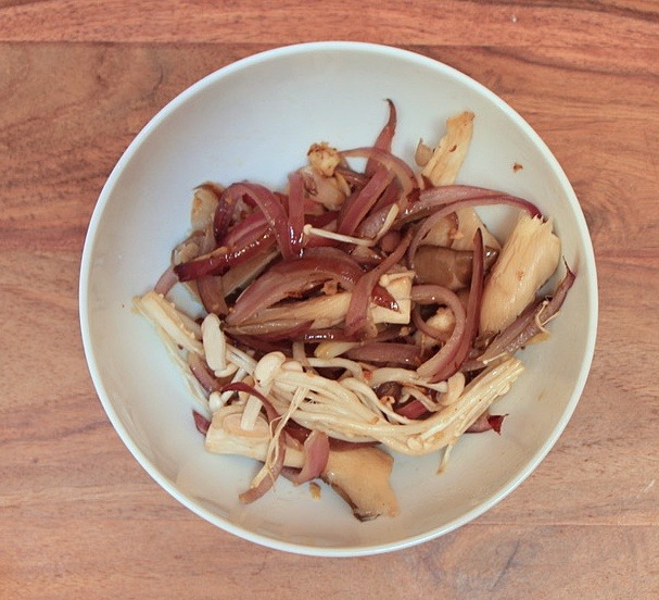 Onions and mushrooms for fried rice