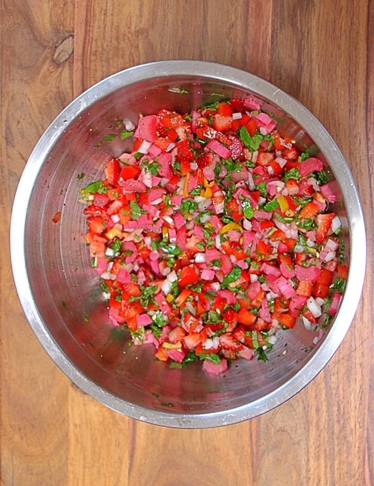 Strawberry rhubarb salsa in bowl