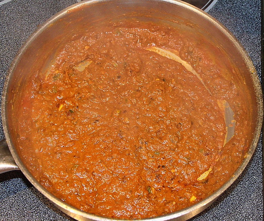 Curry in pan for bharta