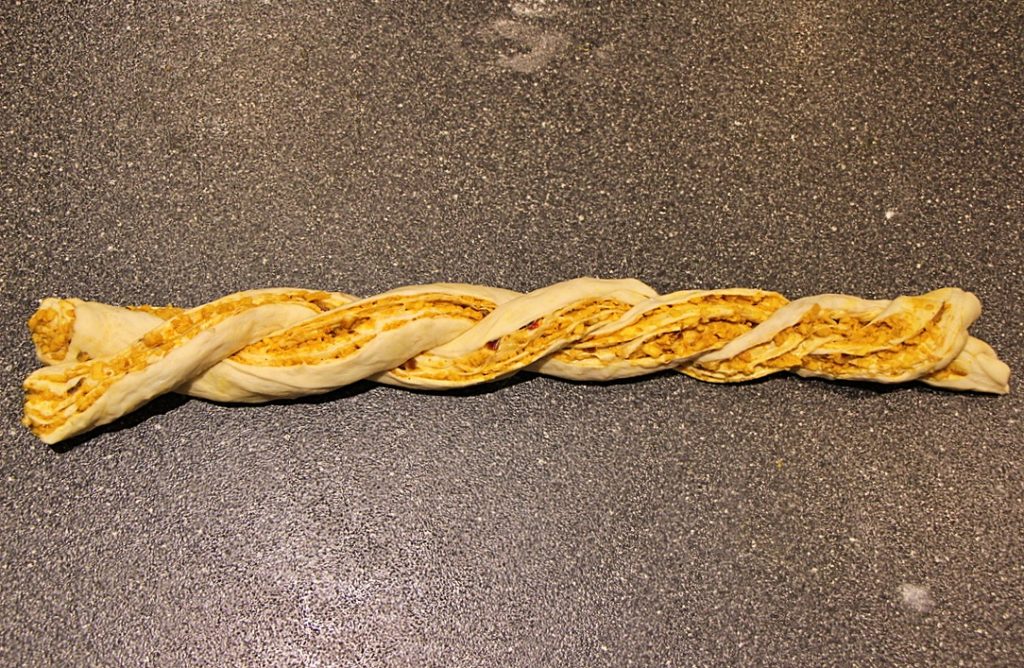 Twisted paneer bread