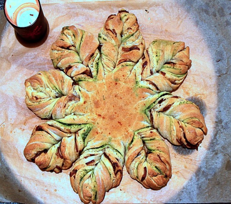 Christmas Star Bread with Caramelized Onion, Ricotta & Leek