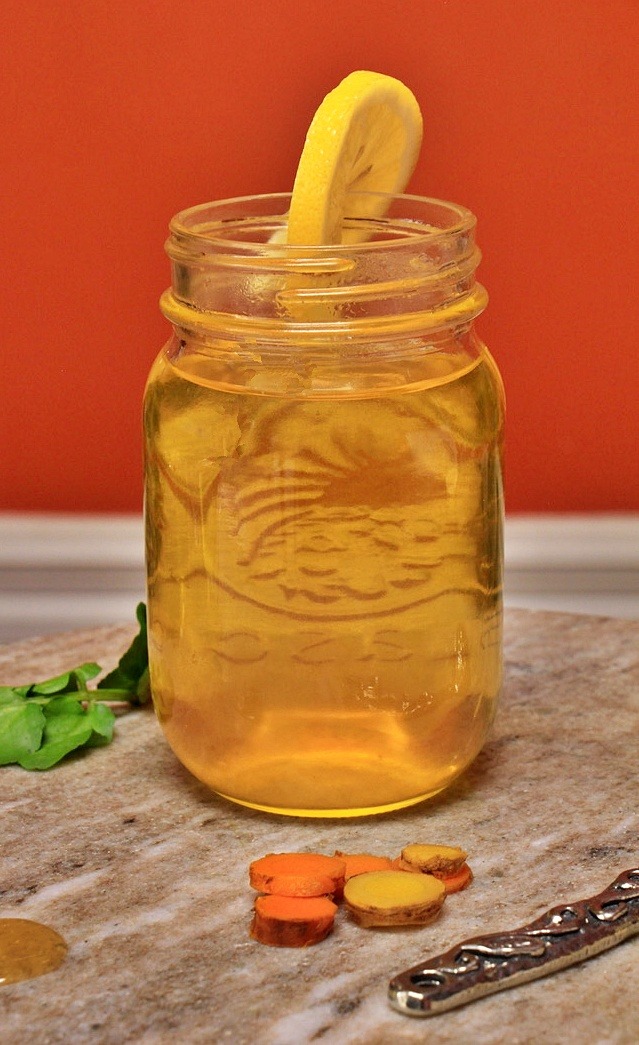 Spring Healing Tea – Fresh Turmeric and Ginger Tea