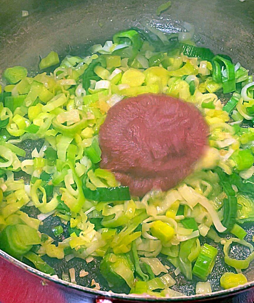 Leeks and tomato paste for beef stew