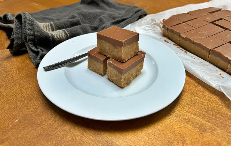 Peanut butter squares with chocolate