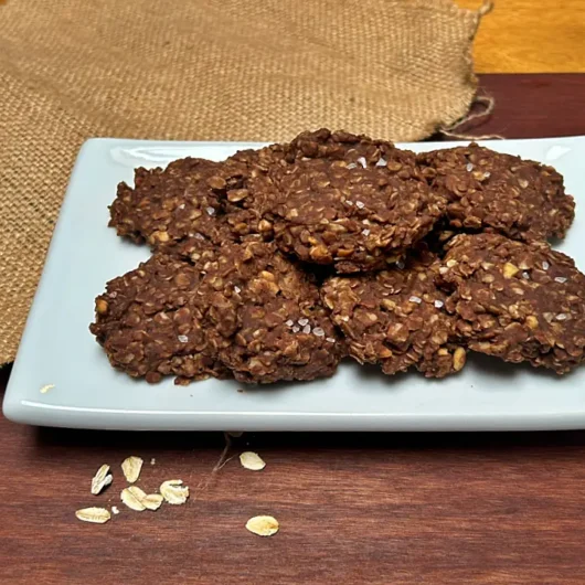 Chocolate oat clusters