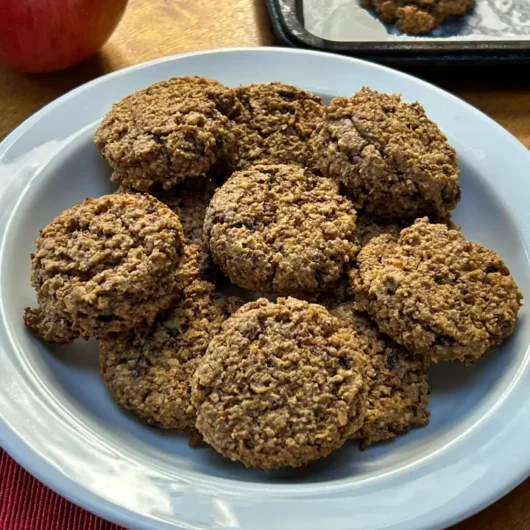 Apple oatmeal cookies